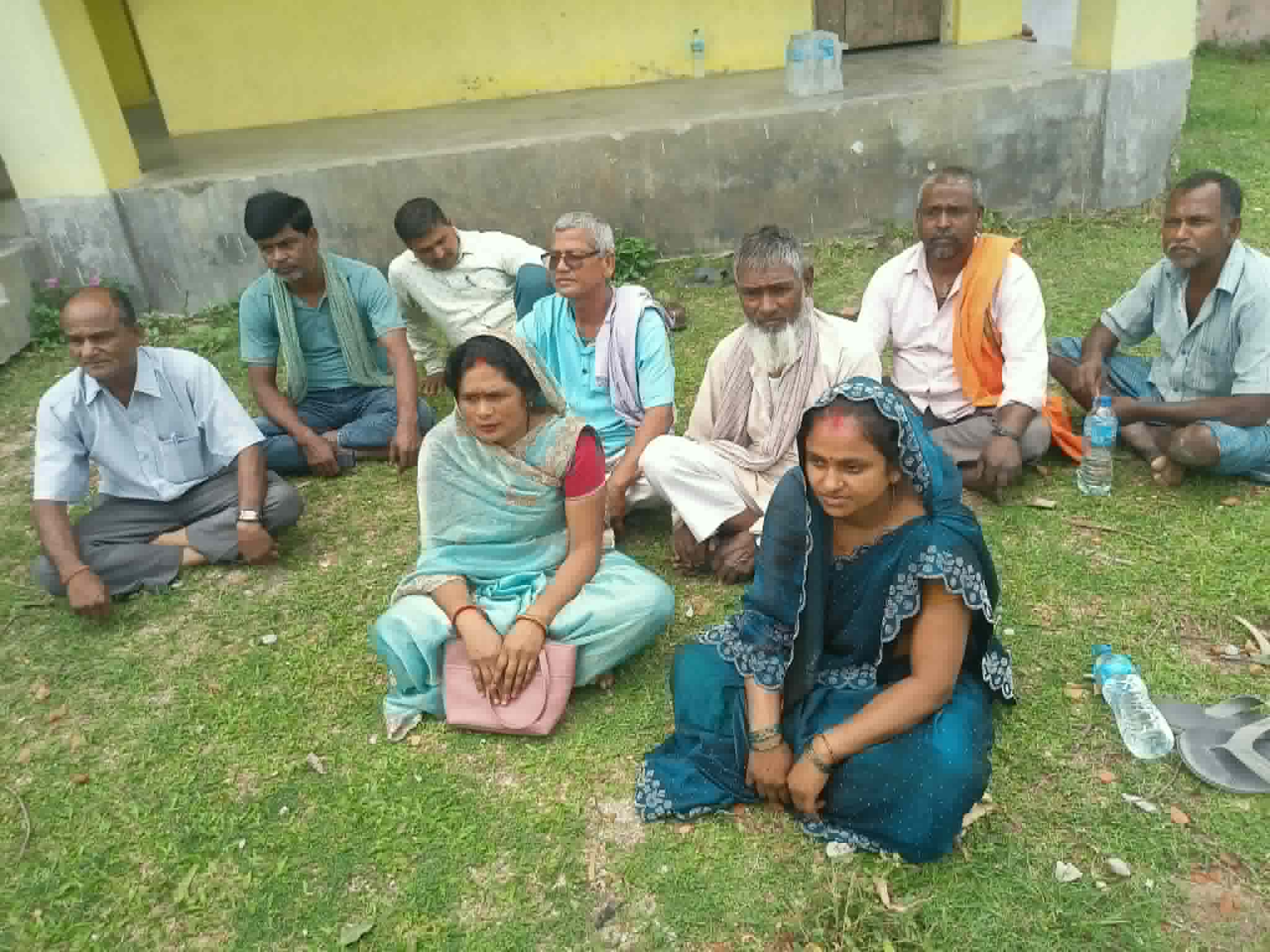 लालपूर्जा लिने क्रममा एक पैसा पनि रिसवत वापत नदिएको स्थानीयको स्पष्टोक्ति