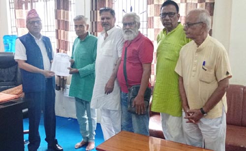 ‘ज्येष्ठ नागरिक’ शब्द कायम गर्न माग गर्दै प्रधानमन्त्रीलाई ज्ञापन